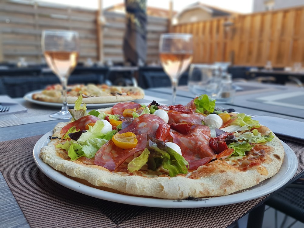 Le Four à Bois - Restaurant Pizzeria Bar - BELIGNEUX - La Valbonne